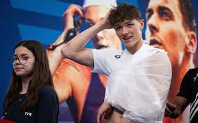 Natation : qui est Rafael Fente Damers, « gars un peu fou », blessé à  l'épaule en fêtant sa place aux JO ?