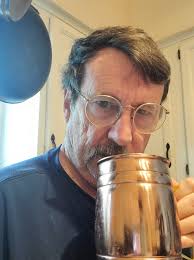 Me before my first cup of coffee😝 #mondaymood #mexicangraywolf