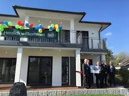 Finden sie ihren fachberater vor ort. Musterhaus Eroffnung Rensch Haus Musterhaus Montana