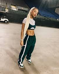 There is apparent movement on big meech's case and 50 cent is celebrating the good news. 12 Bebe Singer Ideen In 2021 Outfit Streetwear Mode Outfit Ideen