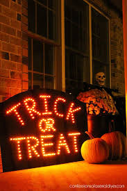 Diy Lighted Halloween Sign Confessions Of A Serial Do It Yourselfer Halloween Signs Diy Spooky Halloween Halloween Decorations