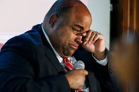 In Lawrence, Rivera beats Lantigua in his attempt for a comeback