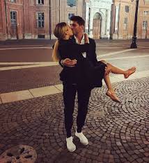 Shutterstock koleksiyonunda hd çözünürlüğünde wife of alvaro morata stok fotoğraflar ve milyonlarca başka haber amaçlı görseller yaklaşık 500 wife of alvaro morata fotoğrafı lisanslamak için hazır. Photo Chelsea Fc Star Alvaro Morata Enjoys Romantic Getaway With His Wife