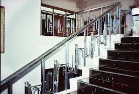 Stainless steel pegangan tangga pegangan braket dinding dipasang dengan pengikat tersembunyi. Railing Tangga Stainless 4 Sinar Jaya Decoration