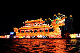 Spectacular Lantern Festival Comes To The Trafford Centre To Celebrate Chinese New Year 2016 Chinese Lantern Festival Lanterns Lantern Festival