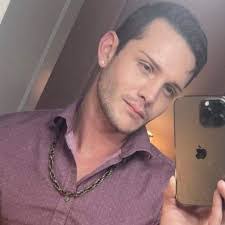 Aaron Boisse's Instagram, Twitter & Facebook