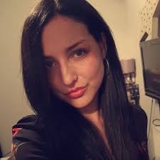 Abby Chaplin (@abbychaplinn)