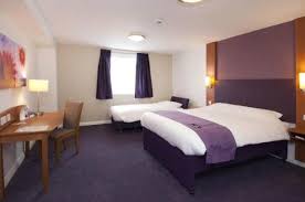 You can check in starting at 2:00 pm. Premier Inn Reading Central Hostal Reading Lastminute Com