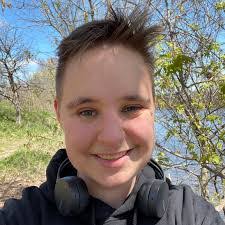 Kathryn Norman's Instagram, Twitter & Facebook