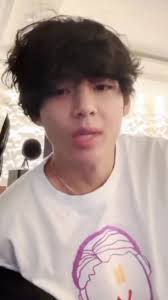 Taehyung Standing behind Jisoo