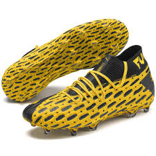 In contrast, reus' boot uses the famous black and yellow of his club borussia dortmund. Marco Reus Beast Fc