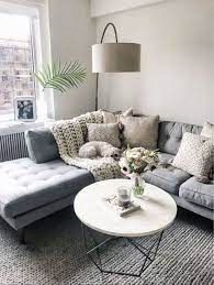 Since the living room is where family members come together to enjoy each other's company at the end of a long day, where guests are invited and where shared activities take place, the interior décor has to be just right here. Awesome 37 Relaxing Apartment Living Room Decorating Ideas Wohnung Wohnzimmer Wohnzimmer Ideen Wohnung Gemutliche Wohnung