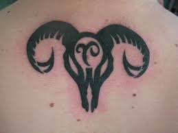 Signs sagittarius woman likes you, 11 ways a sagittarius woman acts when in love. 20 Cool Aries Tattoos Hative