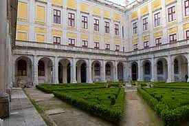 Papírová periodika, multimedia, internet i tiskárny. Convent And Palace Of Mafra Cloister Around Lisbon Geography Im Austria Forum