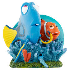 Marlin soon bumped into a blue tang fish named dory who offered to help. Disney Pixar Finding Nemo Dory And Marlin 6 Aquarium Ornament Walmart Com Walmart Com