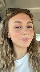 Savannah Hickox's Instagram, Twitter & Facebook