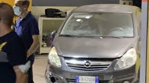 Lo ha realizzato in collaborazione con un suo amico cantante, giuseppe la spada e contiene due versioni: Giallo Di Caronia Le Impronte Di Gioele Sul Parabrezza Torna La Pista Dell Incidente La Repubblica