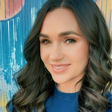 Jan Traylor's Instagram, Twitter & Facebook