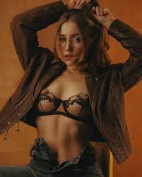 Anna Arilaviee - Babepedia Exclusive