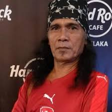 Ella and the boys (2). Dua Insan Bercinta Song Lyrics And Music By Ella And The Boys Arranged By Dewaasmara On Smule Social Singing App