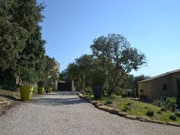 Exklusives Cottage 3 Zimmer Von 100 M2 Mit Pool In Gordes Gordes In 2020 Cottage Pool Sidewalk