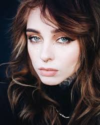 𝙻𝚊𝚗𝚊 𝙶𝚛𝚊𝚟𝚎𝚜