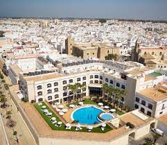 Está junto al puerto pesquero y deporti. Die Besten Hotels In Rota Cadiz Duque De Najera 4 Offizielle Web