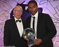 Antonio valencia news, gossip, photos of antonio valencia, biography, antonio valencia antonio valencia is a 34 year old ecuadorean footballer born on 4th august, 1985 in nueva loja, sucumbios. Manchester United End Of Season Awards Antonio Valencia Wins Player Of The Year Daily Mail Online