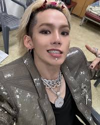 Happy New Year!! 🎇🎆 Thank you for all your hard work this 2023. I'll  always keep supporting you Choi Hyunsuk because I like you so much!! I wish  for you all the