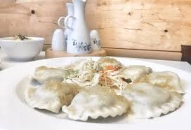 Wichtigste sehenswürdigkeiten in stettin, wo es leckere piroggen zu essen gibt und wo es die beste. Lecker Essen In Stettin 8 Insider Tipps Fur Typisches Essen In Stettin