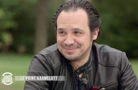 He is most known as the creator, director, writer, editor, composer, and lead actor of the french television series kaamelott, in which he also plays king arthur. Video Kaamelott Alexandre Astier Annonce Le Debut Du Tournage De La Trilogie