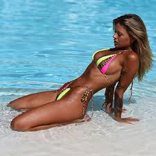 Costumul este format din bustiera care se leaga in fata, cu doua bretelute ajustabile si buretei detasabili. Costume De Baie Doua Piese Cu Slip Brazilian Argentina Mq99 Plaja Biz Costume De Baie