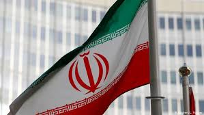 The flag consists of three equal horizontal stripes: Iran Lasst Ein Hinterturchen Offen Asien Dw 07 01 2020