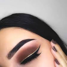 For a smoky eye look, pencil liner is your best bet. Golden Eyeliner Makeup Ideas Min Ecemella