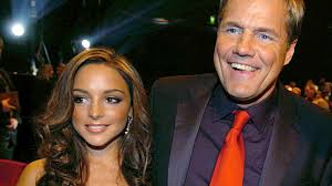 Nach einigen turbulenten beziehungen mit verschiedenen frauen hat dieter bohlen mit seiner freundin carina walz endlich die richtige gefunden foto: Dieter Bohlen Startet Sohn Maurice Jetzt Als Youtuber Durch