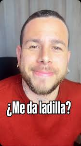 ✨ ¿Sabías que muchas frases en español NO se traducen literal al inglés? 🤯  Mira estos ejemplos ⬇️, 🍻 Me estoy cayendo a curdas → ✅ I’m getting drunk,  💸 Ando limpio → ✅ I’m broke, 😒 Me da ladilla → ✅ ...