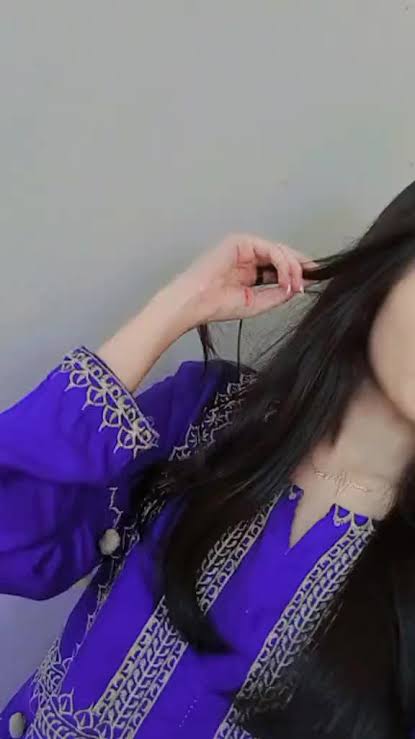 Pakistani Female Customer