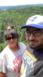 Crafters bring shopping experience to seniors