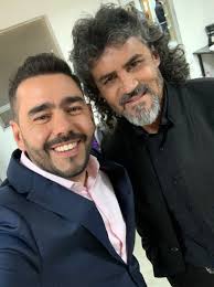 Leonel Álvarez, un técnico distinto. Ganador, exitoso allí por donde va. A  todos los clubes que dirigió los clasificó a Copas Internacionales. Fue  campeón en Colombia y en Paraguay. No se deja