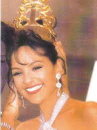 Feliz Navidad Forever Mood🎄🦜🎁🍹✨🌹🦌🎅🏽🫶🏽 Blessings for all! 1. Lift  up your holiday mood! 2. Esteban as Rudolph 3. The Dance Studends at the  @liztalfonsodancecuba school, shot by @christiandehugo move me to the