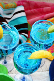 Sparkling Blue Hawaiian Mocktail My Recipe Treasures Welcome To The Friday Frenzy The Best Food And Craft Link Par Hawaiian Drinks Mocktails Blue Hawaiian