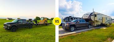 I've heard some concerns about the size of the footprint of the hitch in the truck. Gooseneck Vs Fifth Wheel Trailers Etrailer Com