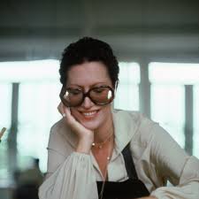 Glamorous photos of the real — and really iconic — elsa peretti. Jewelry Designer Elsa Peretti Has Died Vogue