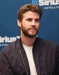 Liam Hemsworth Photos Photos Siriusxm S Town Hall With The Cast Of Independence Day Resurgence Town Hall Liam Hemsworth Hemsworth Hemsworth Brothers