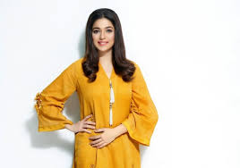 Sanam Jung Stands out in Teasers of Her Comeback Drama 'Mein Na Janoo' - HIP