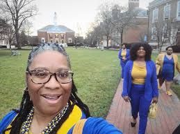 Beta Xi Sigma Rhoer Club дадалі...