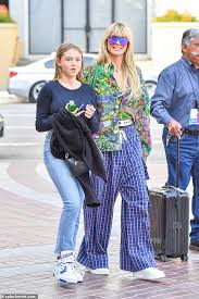 There's clearly plenty of affection between heidi klum and her eldest child, daughter leni. Heidi Klum Shares How Her Daughter Leni Wants To Follow In Her Modelling Footsteps Daily Mail Online
