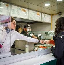 Nu o mai pot mânca. Am Mancat Cele Mai Proaste Shaorme Din BucureÈ™ti Ca SÄƒ N O Faci Tu