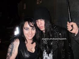 Jordison era miembro de la banda de heavy metal slipknot y también actuó con grupos como metallica o murderdolls. The 1 The Only Joey Fuckin Jordison