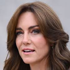 Kate Middleton dresses Prince George in £5.99 T-shirt in new photos